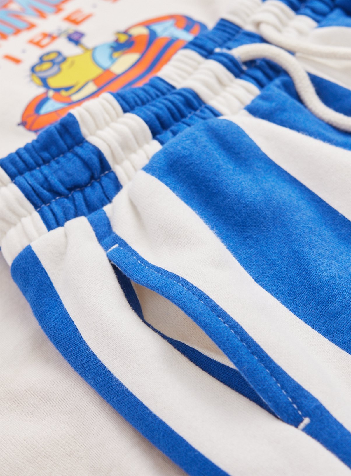 Cream Minions Graphic T-Shirt & Shorts Set 3-4 Years - Image 3 thumbnail